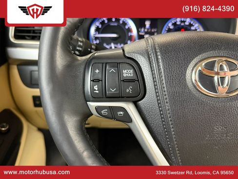 Used 2015 Toyota Highlander XLE AWD/4WD image 24