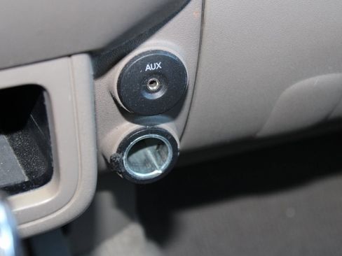 Used 2011 Nissan Frontier SV w/ SV Premium Utility Pkg image 21