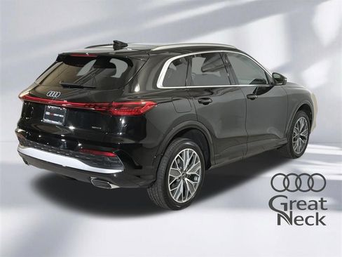 Certified 2025 Audi Q5 Premium Plus w/ Premium Plus AWD/4WD image 11