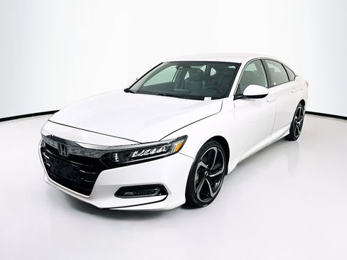 Used 2019 Honda Accord Sport image 3