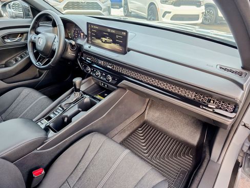 Used 2025 Honda Accord Sport image 8