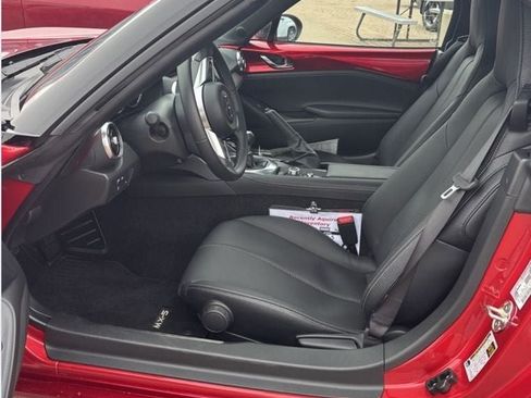 Used 2025 MAZDA MX-5 Miata Grand Touring RWD image 18