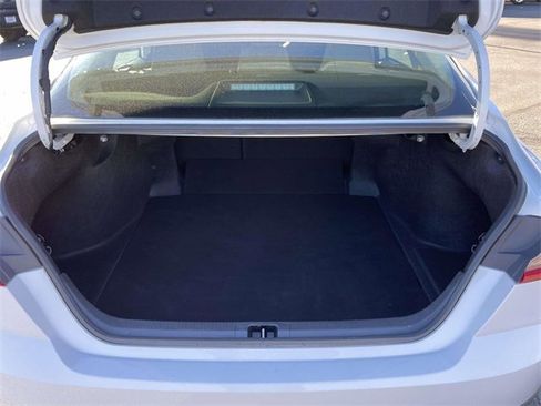 Used 2025 Toyota Camry SE image 13