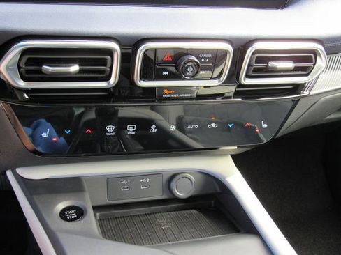 New 2026 Nissan Sentra SL w/ Floor Mat Package FWD image 24