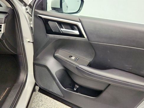 Used 2024 Mitsubishi Outlander SE image 27
