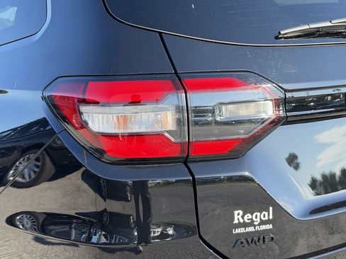 Used 2025 Honda Pilot Sport image 11