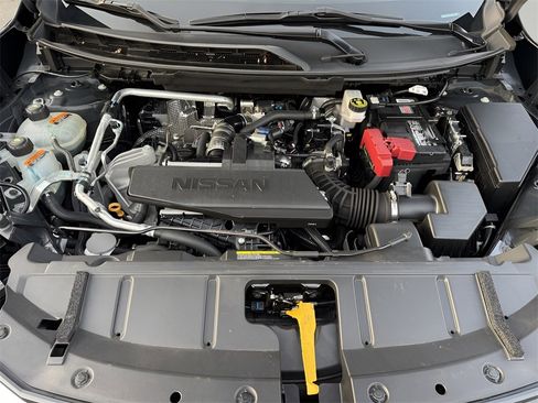 Used 2024 Nissan Rogue S image 30