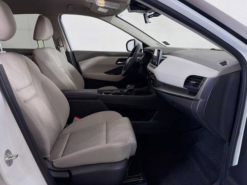 Certified 2025 Nissan Rogue SV AWD/4WD image 23
