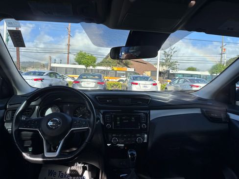 Used 2020 Nissan Rogue Sport SL image 10