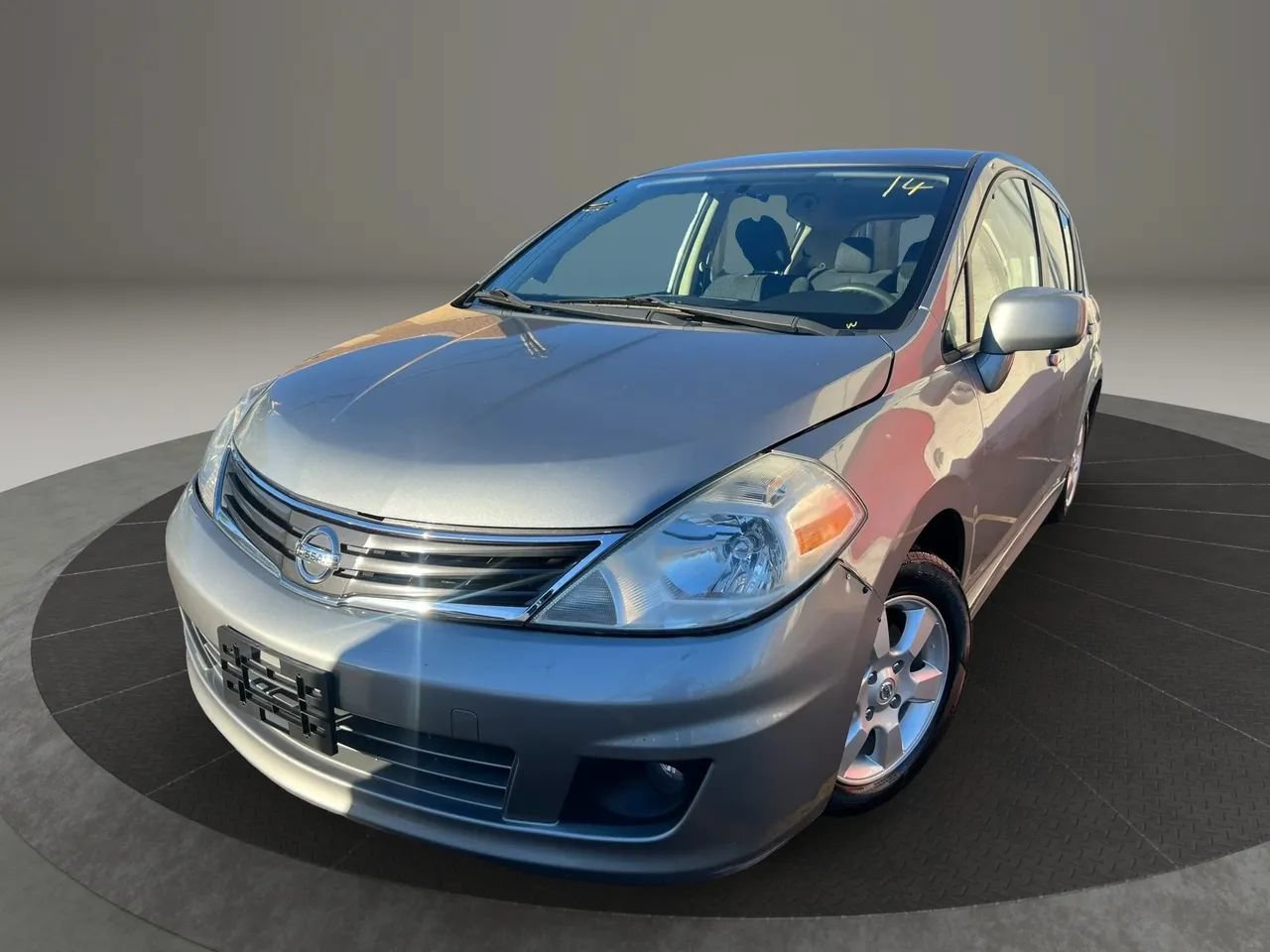 Used 2011 Nissan Versa Hatchback w/ Navigation/Satellite Pkg FWD image 1