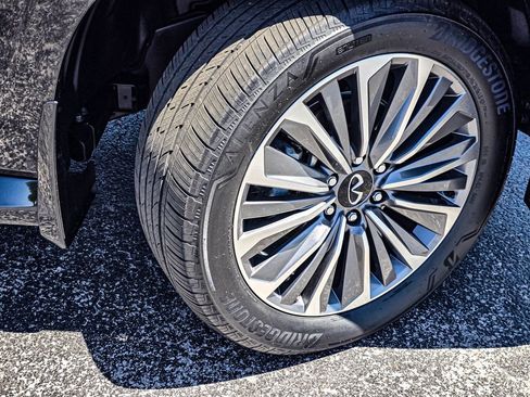 Certified 2025 INFINITI QX80 Sensory AWD/4WD image 8