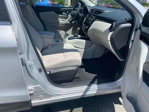 Used 2018 Nissan Rogue Sport SV FWD image 22