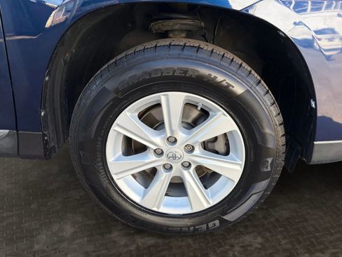 Used 2013 Toyota Highlander 4WD w/ Cold Weather Pkg image 38