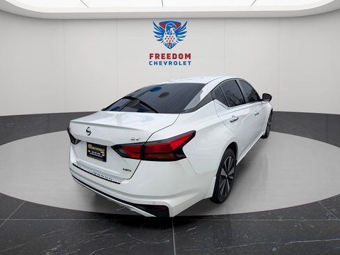 Used 2021 Nissan Altima 2.5 SV w/ SV Premium Package image 5