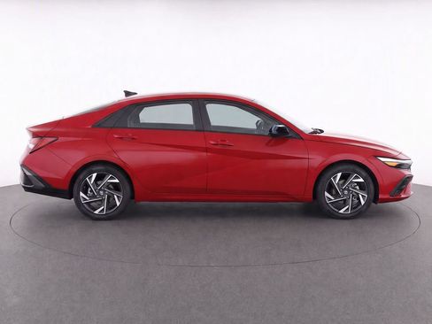 Used 2025 Hyundai Elantra Sport FWD image 8