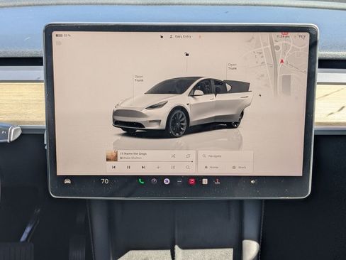 Used 2023 Tesla Model Y Long Range image 5