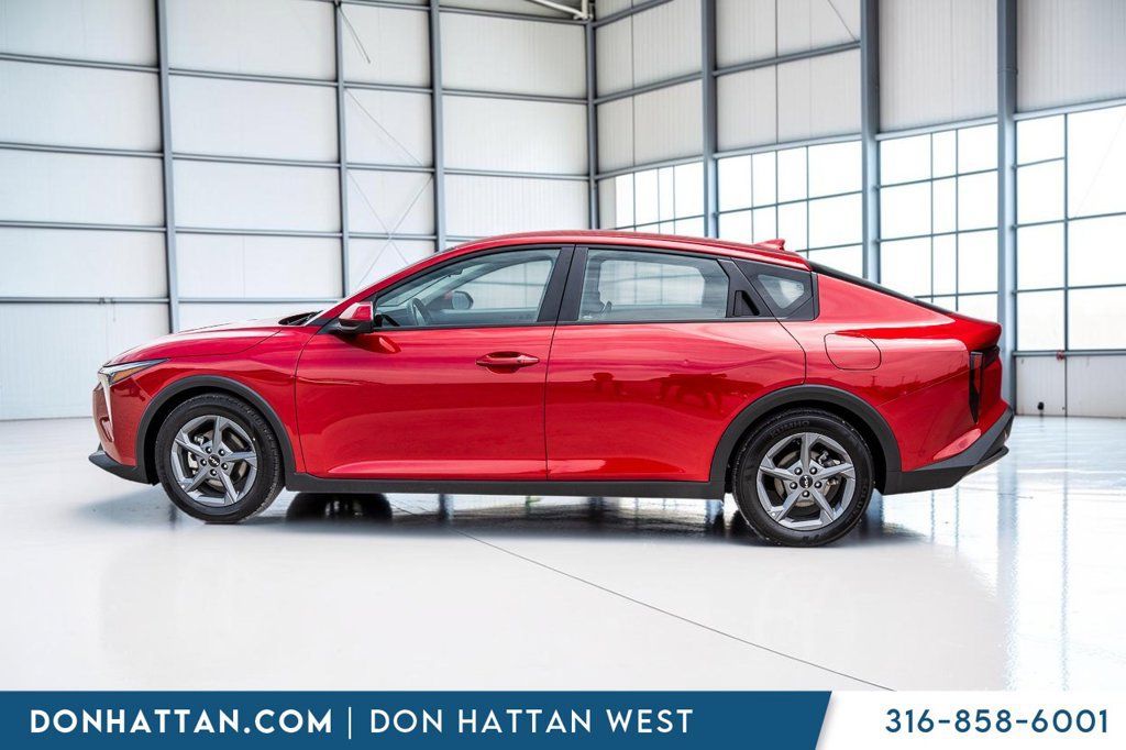 Used 2025 Kia K4 FWD image 2