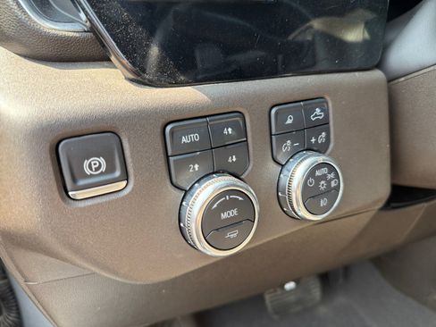 Used 2025 GMC Sierra 1500 SLT w/ SLT Premium Plus Package AWD/4WD image 21