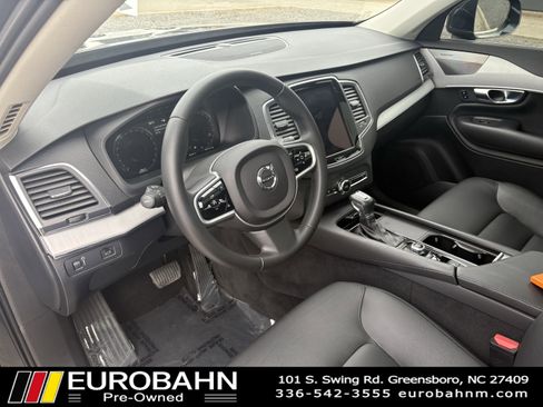 Used 2021 Volvo XC90 T5 Momentum w/ Protection Package Premier image 8