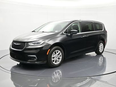 Certified 2023 Chrysler Pacifica Touring-L