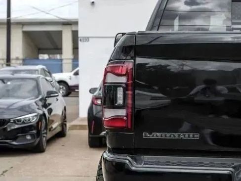 Used 2019 RAM 2500 Laramie w/ Black Appearance Package image 46