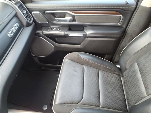 Used 2022 RAM 1500 Laramie AWD/4WD image 30