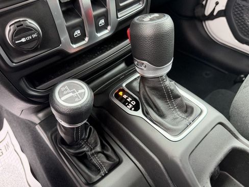 Used 2026 Jeep Wrangler Sport AWD/4WD image 17