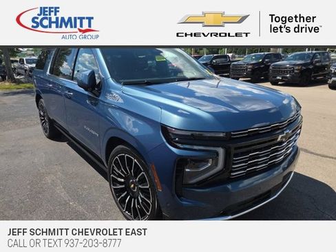 Certified 2025 Chevrolet Suburban High Country AWD/4WD image 1