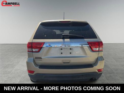 Used 2011 Jeep Grand Cherokee Laredo image 4