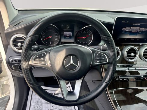 Used 2017 Mercedes-Benz GLC 300 4MATIC w/ Premium 2 Package image 11