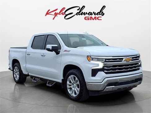 Used 2022 Chevrolet Silverado 1500 LTZ image 3