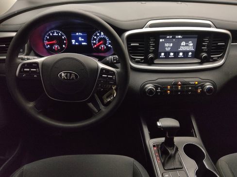 Used 2019 Kia Sorento L image 22