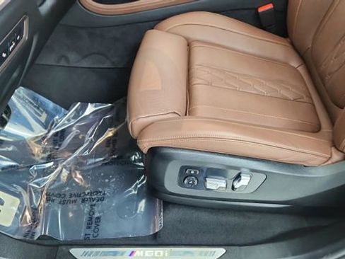 Used 2025 BMW X7 M60i image 39