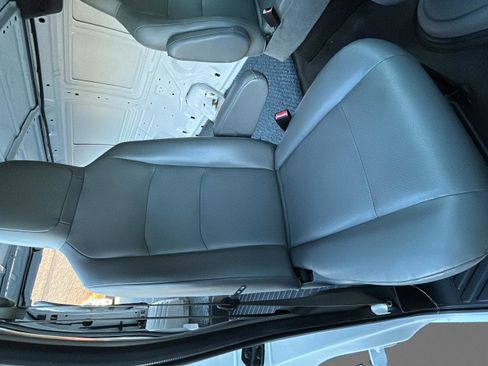 Used 2014 Ford E-250 and Econoline 250 Van 3D w/ Power Group image 21