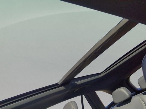 Certified 2025 Mercedes-Benz GLC 300 image 26