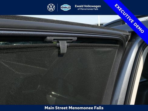 Certified 2025 Volkswagen Atlas SE image 37
