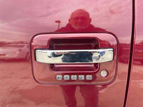 Used 2006 Lincoln Mark LT 4x4 image 24