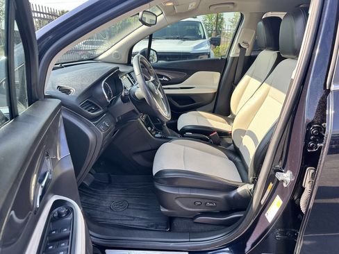 Used 2022 Buick Encore Preferred w/ Safety Package AWD/4WD image 19