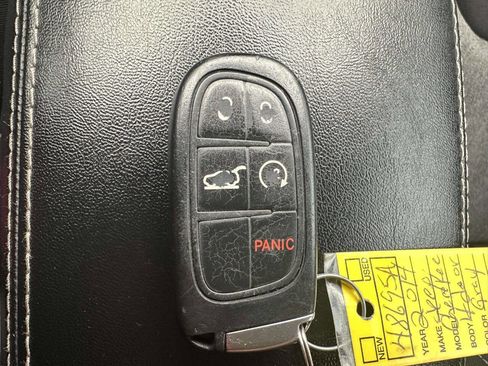 Used 2014 Jeep Cherokee Latitude w/ Comfort/Convenience Group image 38