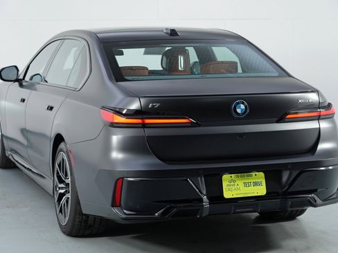 Used 2023 BMW i7 xDrive60 image 67