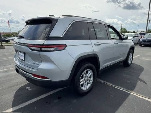 Used 2023 Jeep Grand Cherokee Laredo w/ Luxury Tech Group I AWD/4WD image 8