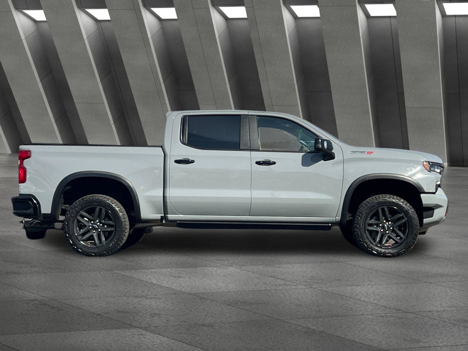 Used 2024 Chevrolet Silverado 1500 ZR2 w/ Technology Package AWD/4WD image 3