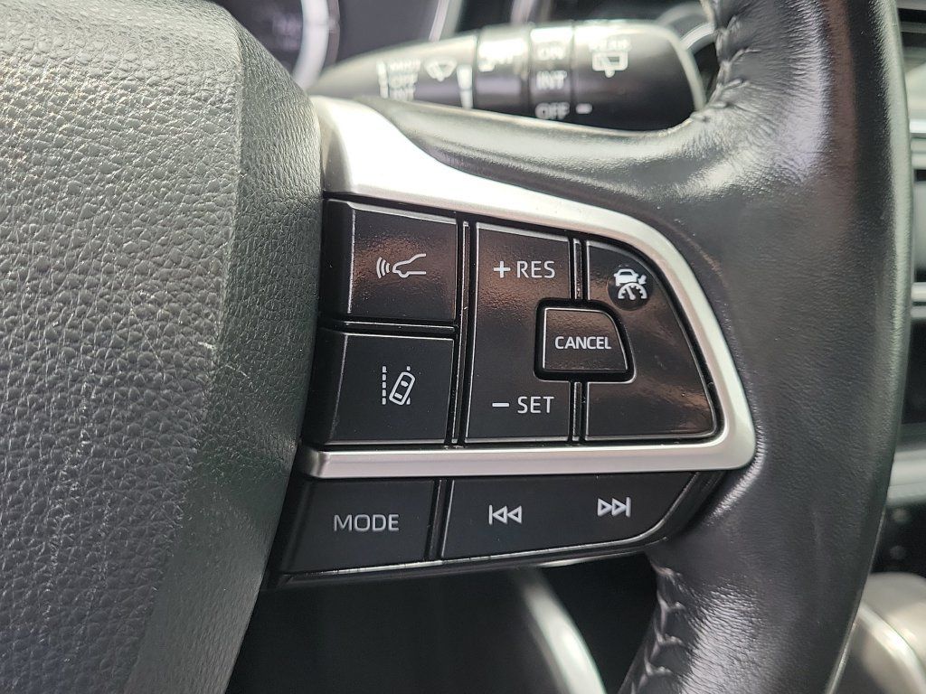 Used 2024 Toyota Highlander XSE FWD image 11