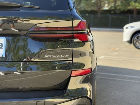 New 2026 BMW X5 xDrive50e w/ M Sport Package image 15