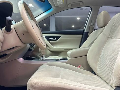 Used 2015 Nissan Altima 2.5 SV w/ Convenience Package FWD image 11