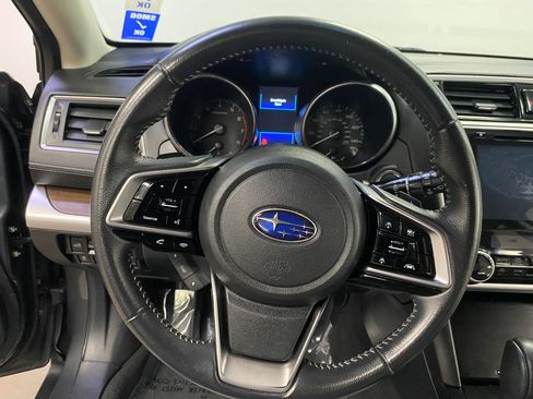 Used 2018 Subaru Outback 2.5i Limited image 16