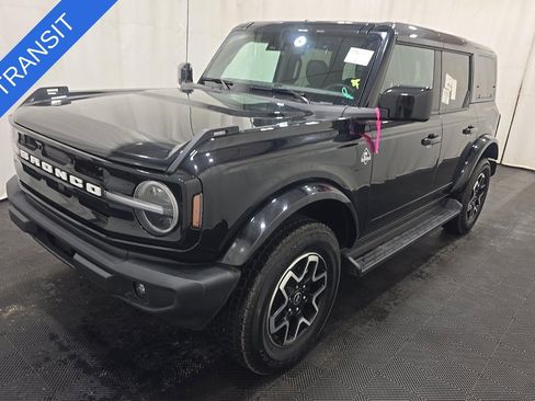 Used 2025 Ford Bronco Outer Banks AWD/4WD image 1