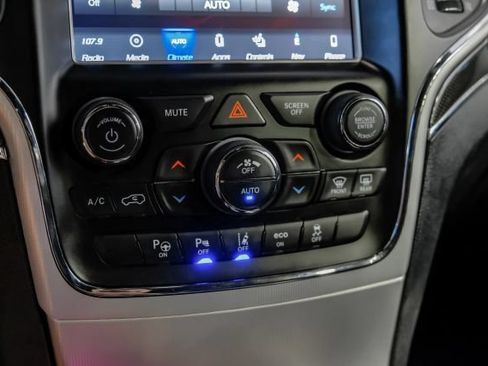 Used 2018 Jeep Grand Cherokee SRT AWD/4WD image 34