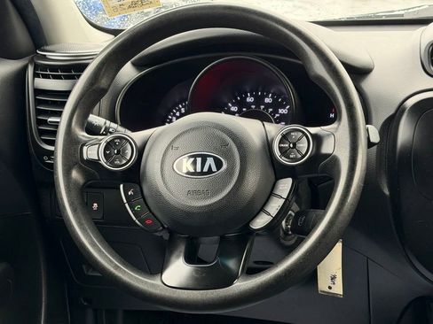 Used 2017 Kia Soul + image 7
