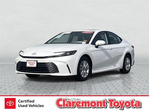 Certified 2025 Toyota Camry LE image 1
